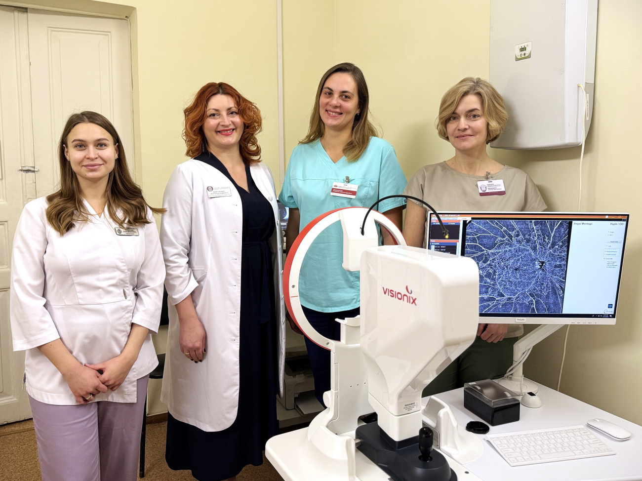 В офтальмологической клинике Сибирского медуниверситета появился аппарат для обнаружения скрытых патологий на самых ранних стадиях