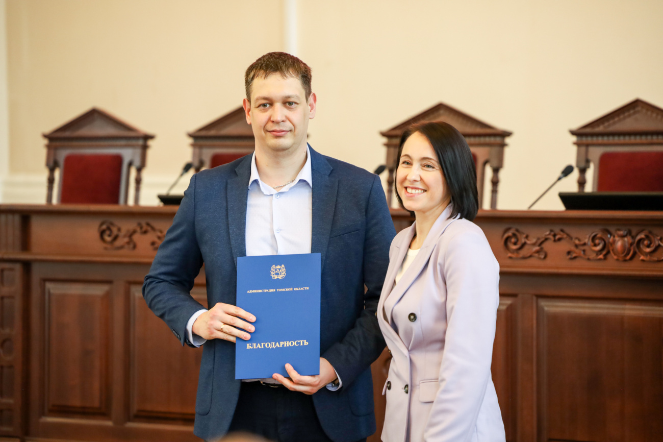 Сотрудников СибГМУ наградили ко Дню медицинского работника