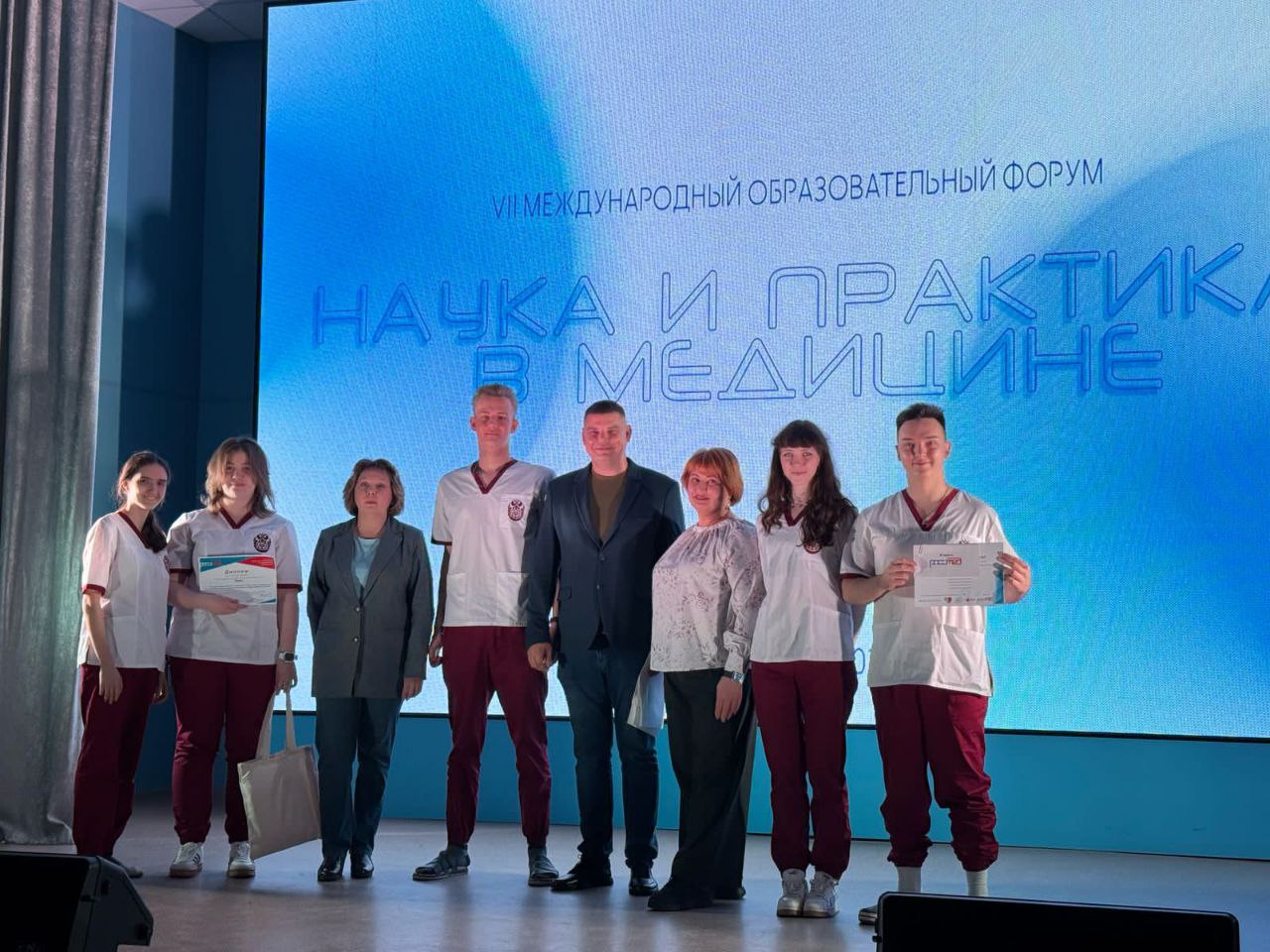 Студенты СибГМУ заняли третье место во Всероссийской олимпиаде по практическим навыкам в Благовещенске