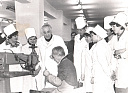 Профессор Е.Д. Красик на занятии со студентами в лечебно-трудовых мастерских Томской психиатрической больницы. 1970-е гг.